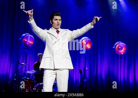 Emilio Santoro und die Kreolen im Rhyl Pavillon am 23. Mai 2024 Stockfoto