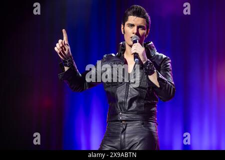 Emilio Santoro und die Kreolen im Rhyl Pavillon am 23. Mai 2024 Stockfoto