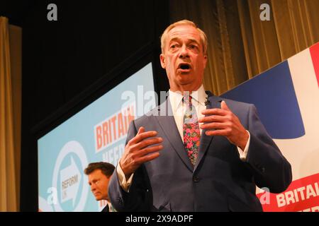 London, Großbritannien. 30. Mai 2024 Reform UK Pressekonferenz, Richard Tice und Nigel Farage kündigen die erste große Einwanderungspolitik der Parlamentswahlen an. Quelle: Matthew Chattle/Alamy Live News Stockfoto