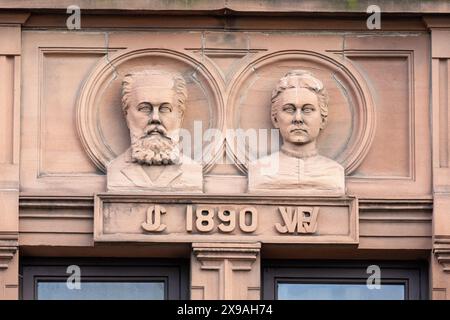 Govan Press Buildings, Govan Road, Glasgow, Schottland, Großbritannien Nahaufnahme von Jane und John Cossar Stockfoto