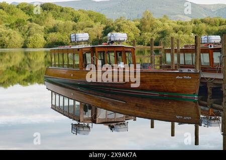 Der Start von Annie Mellor an der Keswick-Anlegestelle auf Derwentwater im englischen Lake District. Sie wurde 1932 erbaut und 2008 wieder aufgebaut. Stockfoto