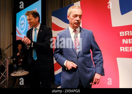 London, Großbritannien. 30. Mai 2024 Reform UK Pressekonferenz, Richard Tice und Nigel Farage kündigen die erste große Einwanderungspolitik der Parlamentswahlen an. Quelle: Matthew Chattle/Alamy Live News Stockfoto