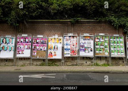 Ixelles, Belgien. 30. Mai 2024. Plakate über den Wahlkampf für die anstehenden Bundes- und europawahlen in Brüssel, Belgien am 30. Mai 2024. Quelle: ALEXANDROS MICHAILIDIS/Alamy Live News Stockfoto