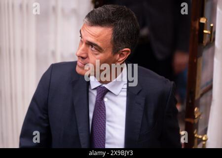 Madrid, Spanien. 30. Mai 2024. Der spanische Premierminister Pedro Sanchez kommt zur abschließenden Debatte über die Verabschiedung des Amnestiegesetzes für Katalonien auf dem Abgeordnetenkongress in Madrid. Das Organgesetz der Amnestie für die Normalisierung in Katalonien resultierte aus den Vereinbarungen der spanischen Sozialistischen Arbeiterpartei (PSOE) mit dem ERC und Junts im Austausch für die Unterstützung der Unabhängigkeitsparteien für die Gründung von Premierminister Pedro Sanchez. Quelle: SOPA Images Limited/Alamy Live News Stockfoto