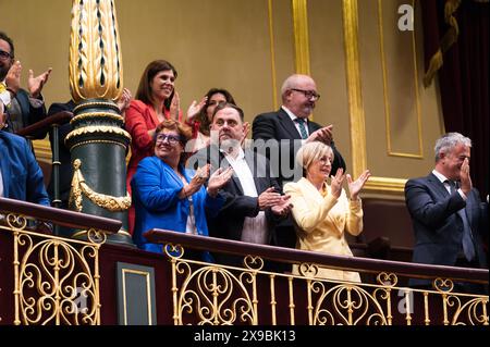 Madrid, Spanien. 30. Mai 2024. Oriol Junqueras (C), Anführer der katalanischen Unabhängigkeit, feierte die Verabschiedung des Amnestiegesetzes für Katalonien auf dem Abgeordnetenkongress in Madrid. Das Organgesetz der Amnestie für die Normalisierung in Katalonien resultierte aus den Vereinbarungen der spanischen Sozialistischen Arbeiterpartei (PSOE) mit dem ERC und Junts im Austausch für die Unterstützung der Unabhängigkeitsparteien für die Gründung von Premierminister Pedro Sanchez. Quelle: SOPA Images Limited/Alamy Live News Stockfoto