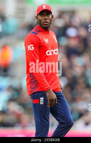 London, Großbritannien. 30. Mai 2024. England Jofra Archer während des Spiels England gegen Pakistan Cricket 4th Vitality T20 International Series im Kia Oval, London, England, Vereinigtes Königreich am 30. Mai 2024 Credit: Every Second Media/Alamy Live News Stockfoto