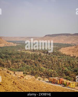 Landschaft des Ziz-Tals in Marokko, Canyon in Nordafrika in der Nähe der Sahara-Wüste Stockfoto
