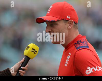 London, Großbritannien. 30. Mai 2024. London, England, Mai 30 2024: Wicket Keeper und Captain Jos Buttler (63 England) vor dem vierten Spiel der Vitality T20 International zwischen England und Pakistan im Kia Oval in London, England. (Jay Patel/SPP) Credit: SPP Sport Press Photo. /Alamy Live News Stockfoto