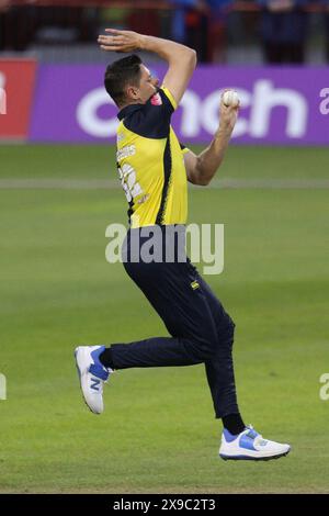 Ben Dwarshuis aus Durham während des Vitality T20 Blast Matches zwischen Lancashire und Durham County Cricket Club in Old Trafford, Manchester am Donnerstag, den 30. Mai 2024. (Foto: Robert Smith | MI News) Credit: MI News & Sport /Alamy Live News Stockfoto