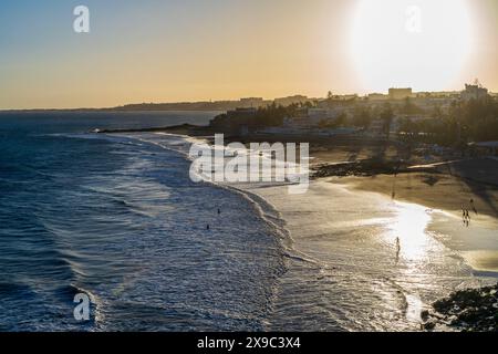 Blick aus der Vogelperspektive auf den Strand Amadores auf der spanischen Insel Gran Canaria. Der schönste Strand der Insel. Stockfoto