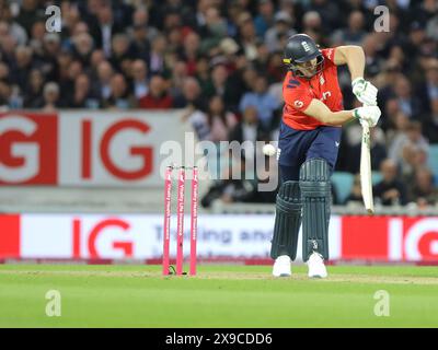 London, Großbritannien. 30. Mai 2024. London, England, Mai 30 2024: Captain Jos Buttler (63 England) trat beim vierten Spiel der Vitality T20 International zwischen England und Pakistan im Kia Oval in London an. (Jay Patel/SPP) Credit: SPP Sport Press Photo. /Alamy Live News Stockfoto