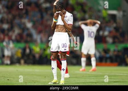 Athen, Griechenland. Mai 2024. Christian Kouame (Fiorentina) Fußball/Fußball : Kouame bedauert nach einem Fehlschuss im Finale der UEFA Europa Conference League 2024 Athen zwischen Olympiacos FC 1-0 ACF Fiorentina in der AEK Arena in Athen, Griechenland . Quelle: Mutsu Kawamori/AFLO/Alamy Live News Stockfoto