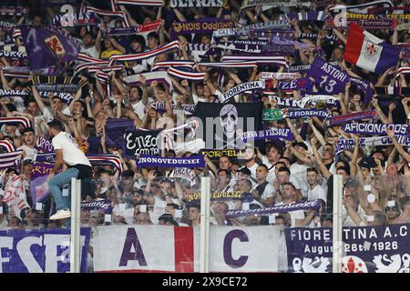 Athen, Griechenland. Mai 2024. Fiorentina-Fans Fußball/Fußball : Finale der UEFA Europa Conference League 2024 Athen Spiel zwischen Olympiacos FC 1-0 ACF Fiorentina in der AEK Arena in Athen, Griechenland . Quelle: Mutsu Kawamori/AFLO/Alamy Live News Stockfoto