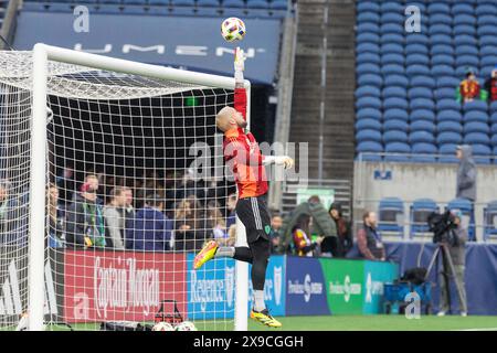 Seattle, Washington, USA. Mai 2024. Seattle Sounders Torwart STEFAN FREI #24 wärmt sich vor dem Spiel auf, Seattle Sounders vs Real Salt Lake, das Spiel endet mit einem 1-1er-Spiel. (Kreditbild: © Melissa Levin/ZUMA Press Wire) NUR REDAKTIONELLE VERWENDUNG! Nicht für kommerzielle ZWECKE! Stockfoto