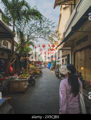 Jakarta, Indonesien - 7. Mai 2024. Die Petak Sembilan Street ist bekannt für ihren traditionellen Markt und die chinesische Küche in Jakarta. Stockfoto