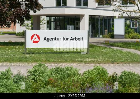 Signieren Sie mit der deutschen Inschrift Agentur für Arbeit, Arbeitsagentur in Magdeburg Stockfoto