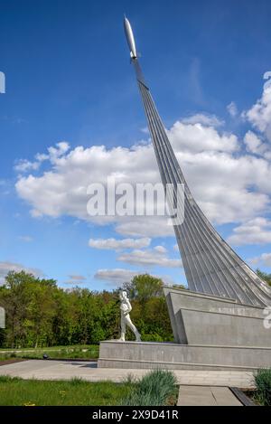 REGION SARATOW, RUSSLAND - 4. MAI 2024: Yuri Gagarins Landeplatz. Der Park der Weltraumforscher. Region Saratow, Russland Stockfoto