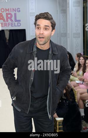 Maximilian Befort bei der Premiere der Disney-Serie „Becoming Karl Lagerfeld“ im Zoo Palast. Berlin, 30.05.2024 Stockfoto