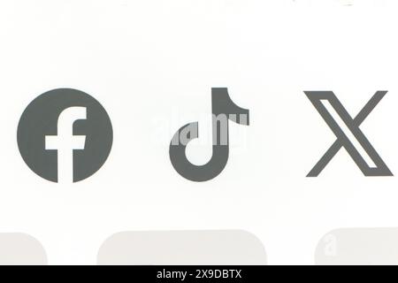 Set beliebter Symbole für mobile Apps in sozialen Medien: Facebook, Instagram und X Twitter, Vektorillustration Stockfoto