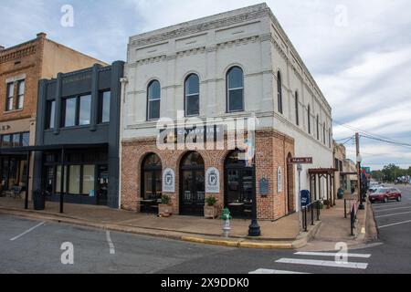 Henderson, USA - 21. Oktober 2023 - Merritt Building an der Main Street, 1883 als Saloon erbaut und dann vom Cameron Drug Store in der historischen Gegend genutzt Stockfoto