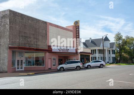 Rusk, USA - 21. Oktober 2023 - Blick auf das historische Cherokee Civic Theatre in der Innenstadt von Rusk, Texas Stockfoto