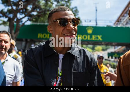 Circuit de Monaco, Monte-carlo, Monaco. 26.Mai 2024; Kylian Mbappé aus Frankreich und Paris Saint-Germain während des Grand Prix von Monaco in der Formel 1 Stockfoto