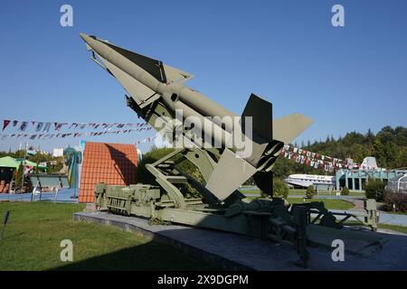 ESKISEHIR, TURKIYE - 17. SEPTEMBER 2023: Rakete im Vecihi Hurkus Aviation Park ausgestellt Stockfoto