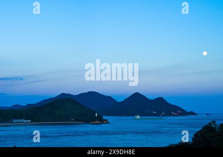 Die kleinen Inseln des Seto-Binnenmeers, Imabari-Stadt, Präfektur Ehime, Shikoku, Japan. Stockfoto