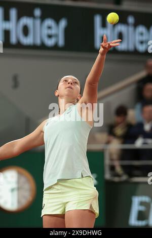 Paris, Frankreich. 30. Mai 2024. Diane Parry von Frankreich während der French Open 2024, Roland-Garros 2024, Grand Slam Tennis Turnier am 30. Mai 2024 im Roland-Garros Stadion in Paris, Frankreich - Foto Jean Catuffe/DPPI Credit: DPPI Media/Alamy Live News Stockfoto
