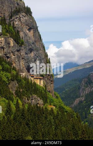 Das Sumela-Kloster (türkisch Sümela Manastırı) ist ein griechisch-orthodoxes Kloster im Bezirk Maka der Provinz Trabzon in der heutigen Türkei. Stockfoto