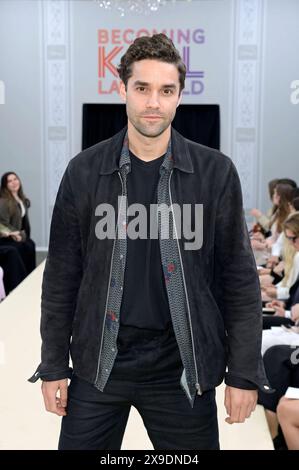 Maximilian Befort bei der Premiere der Disney Serie wird Karl Lagerfeld im Zoo Palast. Berlin, 30.05.2024 *** Maximilian Befort bei der Premiere der Disney-Serie Becoming Karl Lagerfeld im Zoo Palast Berlin, 30 05 2024 Foto:XF.xKernx/xFuturexImagex lagerfeld 4641 Stockfoto