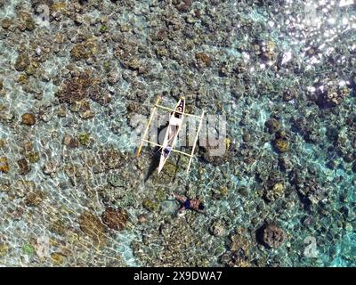 Indonesien Alor - Blick auf die Drohne Pura Island Sea Nomads - Bajau - Angeln Stockfoto