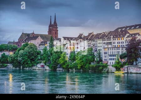 Rhein, Stadtpanorama mit Münster, Altstadt, Basel, Schweiz *** Rhein, Stadtpanorama mit Dom, Altstadt, Basel, Schweiz Stockfoto