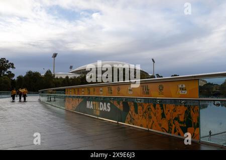 Adelaide, Australien. 31. Mai 2024. Adelaide, Australien, 31. Mai 2024: Ein Blick außerhalb des Stadions vor dem internationalen Freundschaftsspiel zwischen Australien und China PR im Adelaide Oval in Adelaide, Australien. (NOE Llamas/SPP) Credit: SPP Sport Press Photo. /Alamy Live News Stockfoto