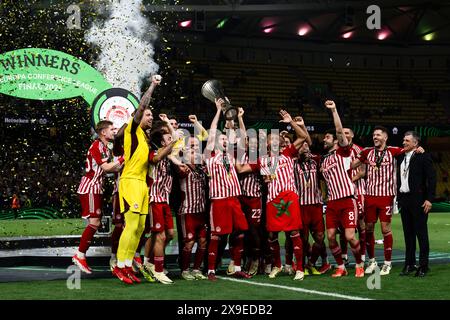 Athen, Griechenland. 29. Mai 2024. Während der Preisverleihung im Anschluss an das Finale der UEFA Conference League zwischen Olympiacos FC und ACF Fiorentina. Quelle: Nicolò Campo/Alamy Live News Stockfoto