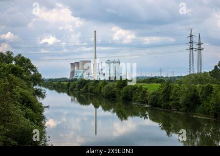 Hamm, Nordrhein-Westfalen, Deutschland - Landschaft an der Lippe mit dem Kraftwerk RWE Generation SE Gersteinwerk in Werne, Bezirk Unna. Die Ge Stockfoto