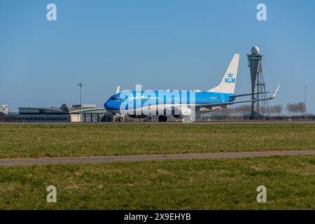 Die KLM boeing 737 ist bereit für die Abfahrt von der Polderbaan des Amsterdamer Flughafens Schiphol Stockfoto