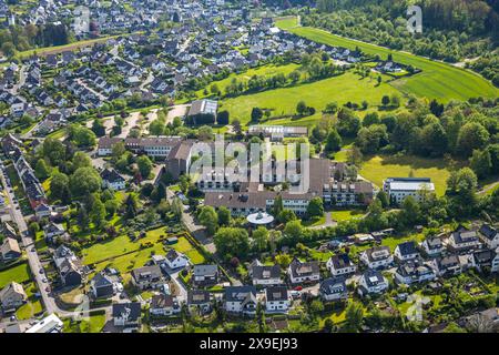 Luftbild, Bergkloster Bestwig, Schwestern der heiligen Maria Magdalena Postel, Berufskolleg, Hotel Unterkunft, Bestwig, Sauerland, Nordrhein-Westfalen, Deutschland ACHTUNGxMINDESTHONORARx60xEURO *** Luftansicht, Bergkloster Bestwig, Schwestern von St. Maria Magdalene Postel, Berufsschule, Hotelunterkunft, Bestwig, Sauerland, Nordrhein-Westfalen, Deutschland ACHTUNGxMINDESTHONORARx60xEURO Stockfoto