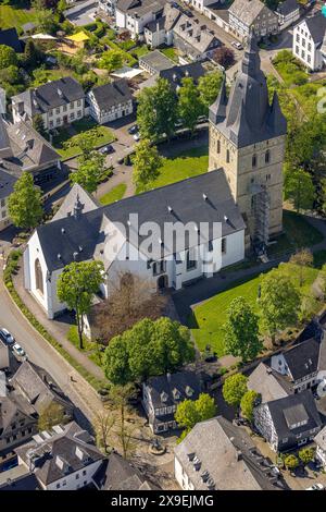 Luftbild, Kath. Propsteikirche St. Petrus und Andreas, Brilon, Sauerland, Nordrhein-Westfalen, Deutschland ACHTUNGxMINDESTHONORARx60xEURO *** Luftansicht, katholische Kirche St. Peter und Andreas, Brilon, Sauerland, Nordrhein-Westfalen, Deutschland ATTENTIONxMINDESTHONORARx60xEURO Stockfoto