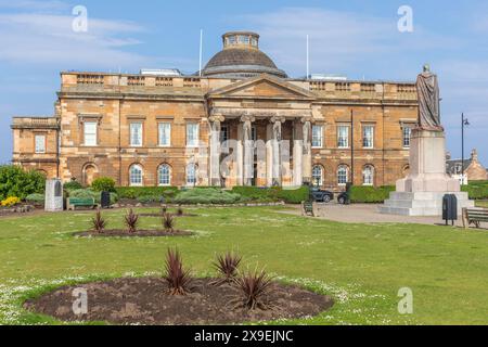 Ayr Sheriff Court stammt aus dem Jahr 1818 und ist ein herausragendes Beispiel für klassische Gerichte des frühen 19. Jahrhunderts im Land. Stockfoto