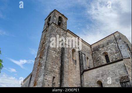 Santa Maria de Arabona ist eine Abtei aus dem 12. Jahrhundert, die sich im gleichnamigen Weiler in der Gemeinde Manoppello befindet Stockfoto