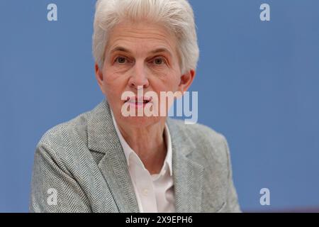 Strack-Zimmermann zur Verteidigungspolitik 2024 2011-05-31 Deutschland, Berlin - Bundespressekonferenz: Marie-Agnes Strack-Zimmermann FDP, Stellvertretende Bundesvorsitzende und Vorsitzende des Verteidigungsausschusses im Deutschen Bundestag, zum Stand der Sicherheits- und Verteidigungspolitik in Deutschland und Europa. *** Strack Zimmermann zur Verteidigungspolitik 2024 05 31 Deutschland, Berlin Bundespressekonferenz Marie Agnes Strack Zimmermann FDP , Stellvertretende Bundesvorsitzende und Vorsitzende des Verteidigungsausschusses im Deutschen Bundestag, zum Stand der Sicherheits- und Verteidigungspolitik in Deutschland und Europ Stockfoto