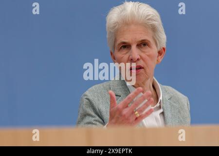 Strack-Zimmermann zur Verteidigungspolitik 2024 2011-05-31 Deutschland, Berlin - Bundespressekonferenz: Marie-Agnes Strack-Zimmermann FDP, Stellvertretende Bundesvorsitzende und Vorsitzende des Verteidigungsausschusses im Deutschen Bundestag, zum Stand der Sicherheits- und Verteidigungspolitik in Deutschland und Europa. *** Strack Zimmermann zur Verteidigungspolitik 2024 05 31 Deutschland, Berlin Bundespressekonferenz Marie Agnes Strack Zimmermann FDP , Stellvertretende Bundesvorsitzende und Vorsitzende des Verteidigungsausschusses im Deutschen Bundestag, zum Stand der Sicherheits- und Verteidigungspolitik in Deutschland und Europ Stockfoto