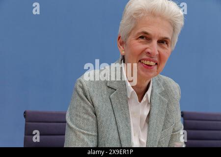 Strack-Zimmermann zur Verteidigungspolitik 2024 2011-05-31 Deutschland, Berlin - Bundespressekonferenz: Marie-Agnes Strack-Zimmermann FDP, Stellvertretende Bundesvorsitzende und Vorsitzende des Verteidigungsausschusses im Deutschen Bundestag, zum Stand der Sicherheits- und Verteidigungspolitik in Deutschland und Europa. *** Strack Zimmermann zur Verteidigungspolitik 2024 05 31 Deutschland, Berlin Bundespressekonferenz Marie Agnes Strack Zimmermann FDP , Stellvertretende Bundesvorsitzende und Vorsitzende des Verteidigungsausschusses im Deutschen Bundestag, zum Stand der Sicherheits- und Verteidigungspolitik in Deutschland und Europ Stockfoto