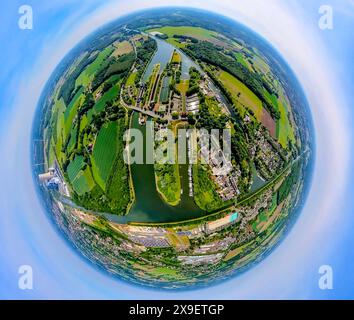 Luftbild, LWL-Museum Schiffshebewerk Henrichenburg, Schleusenpark Waltrop, Dortmund-Ems-Kanal und Rhein-Herne-Kanal, links das Kraftwerk Datteln 4, Erdkugel, Fisheye Aufnahme, Fischaugen Aufnahme, 360 Grad Aufnahme, winzige Welt, kleiner Planet, Fisheye Bild, Meckinghoven, Datteln, Ruhrgebiet, Nordrhein-Westfalen, Deutschland ACHTUNGxMINDESTHONORARx60xEURO *** Luftaufnahme, LWL Museum Henrichenburg Schiffslift, Waltrop Schleusenpark, Dortmund Ems Kanal und Rhein Herne Kanal, links das Kraftwerk Datteln 4, Globus, Fischaugenbild, 360 Grad Bild, winzige Welt, kleiner Planet, Fischaugenbild, Mekking Stockfoto