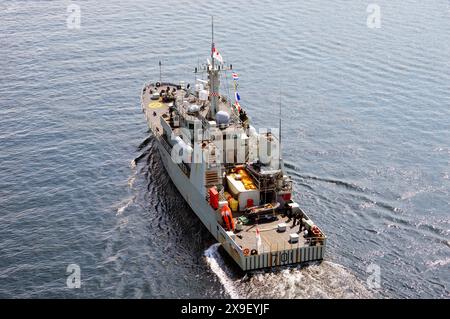 HMCS Glace Bay, ein Küstenverteidigungsschiff der Königlichen kanadischen Marine, das 2023 im Hafen von Halifax abgebildet wurde Stockfoto