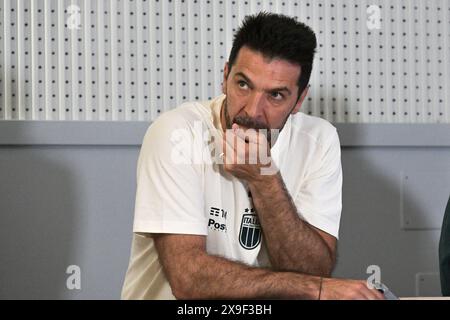 Federal Tecnichal Center, Coverciano, Italien - Gianluigi Buffon Leiter der italienischen Delegation während der Pressekonferenz des italienischen Fußballs vor dem Freundschaftsspiel gegen Bosnien und die Türkei, 31. Mai 2024 (Foto: Roberto Ramaccia/SIPA USA) Credit: SIPA USA/Alamy Live News Stockfoto