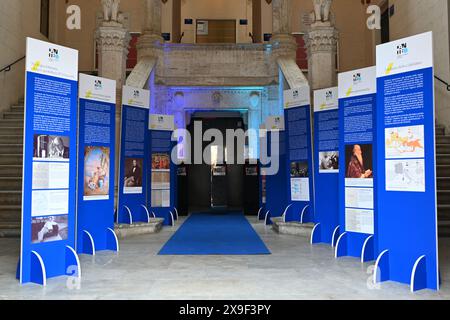 Chiavari, Italien. 30. Mai 2024. Chiavari, Italien CHIAVARI DAYS Eröffnungsveranstaltung in der Stadt Chiavari vom 30. Mai bis 2. Juni 2024 in der Photo:Location Ausstellung Palazzo di Giustizia auf einer Reise durch die italienische Sprache Dante Credit: Unabhängige Fotoagentur/Alamy Live News Stockfoto