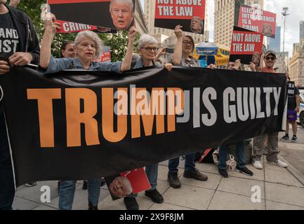 New York Ciy, USA. 30. Mai 2024. Am 30. Mai 2024 wurde der ehemalige Präsident Donald Trump wegen 34 Verbrechens in der Schattengeldspur für schuldig befunden. (Foto: Steve Sanchez/SIPA USA). Quelle: SIPA USA/Alamy Live News Stockfoto