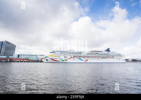 Das große norwegische Kreuzfahrtschiff Dawn traf am 27. Mai 2024 in Amsterdam ein. Stockfoto